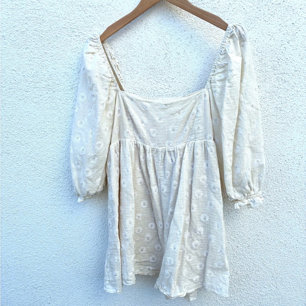 Morning Lavender Romper – Cream/Daisy Print – Size M – Puff Sleeve, Square Neck